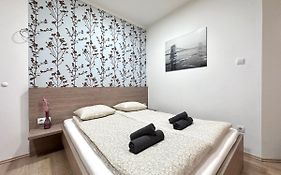 Central Seasons Design Apartments